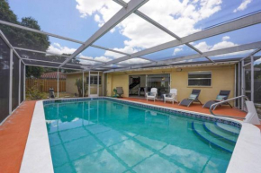 Pool Home - Close to beaches, food, downtown!